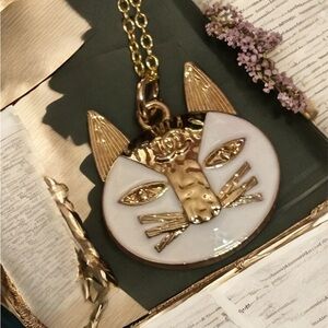 CHANEL Cat Face Charm